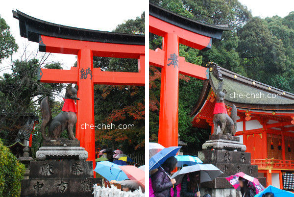 Kitsune (Foxes) Statues @ Fushimi Inari Taisha, Kyoto